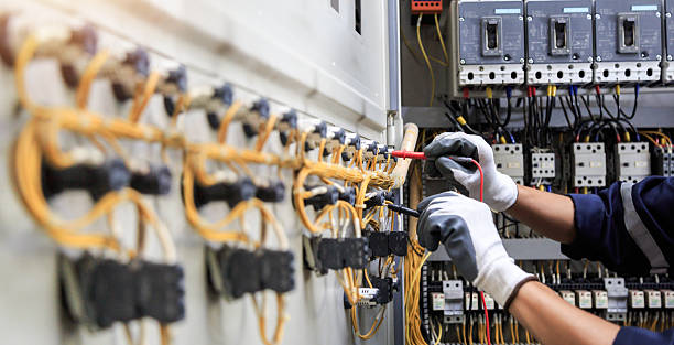 Professional Electrician technician working in Edgewater, NJ